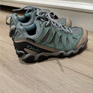 Women’s Hiking Shoes